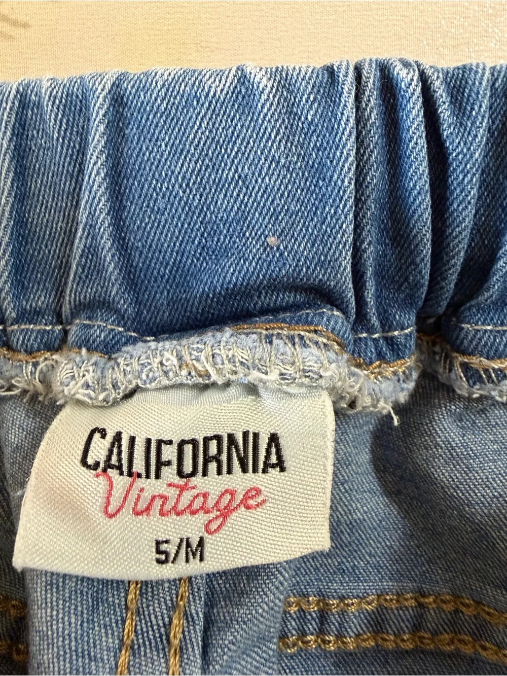 California Vintage Women’s Blue Distressed Pull-On Jeans (280)